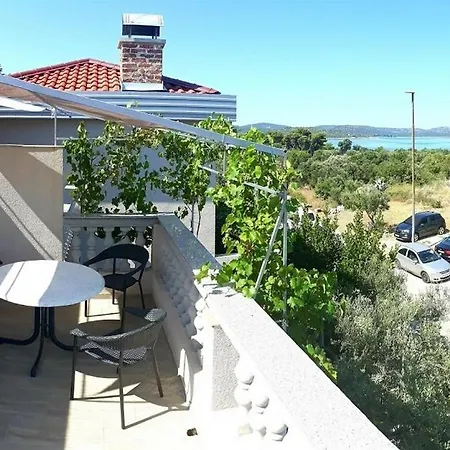 With Wifi Pirovac, Sibenik - 25497 דירה פירובאץ