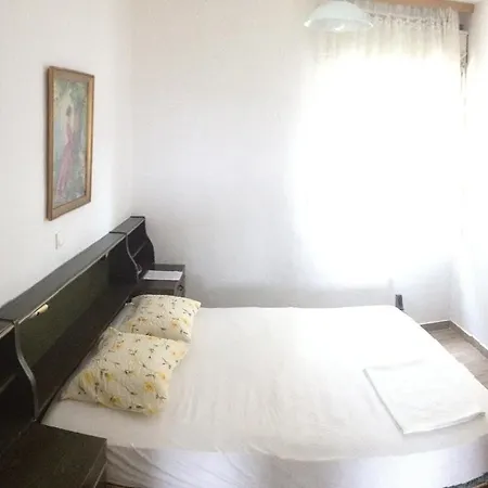 דירה With Wifi Pirovac, Sibenik - 25497 פירובאץ
